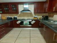 Kitchen of property in Parow Valley