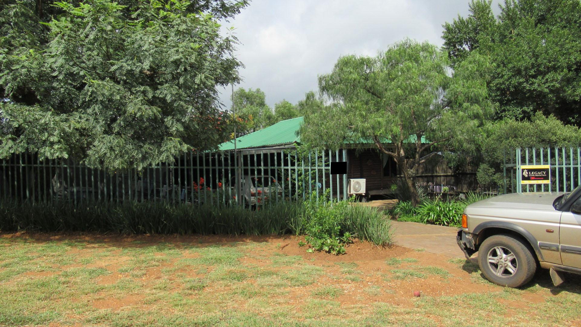 Front View of property in Vaalmarina