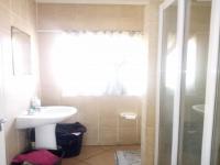 Bathroom 1 - 5 square meters of property in Elspark