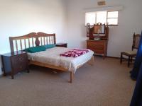 Bed Room 1 of property in Loeriesfontein