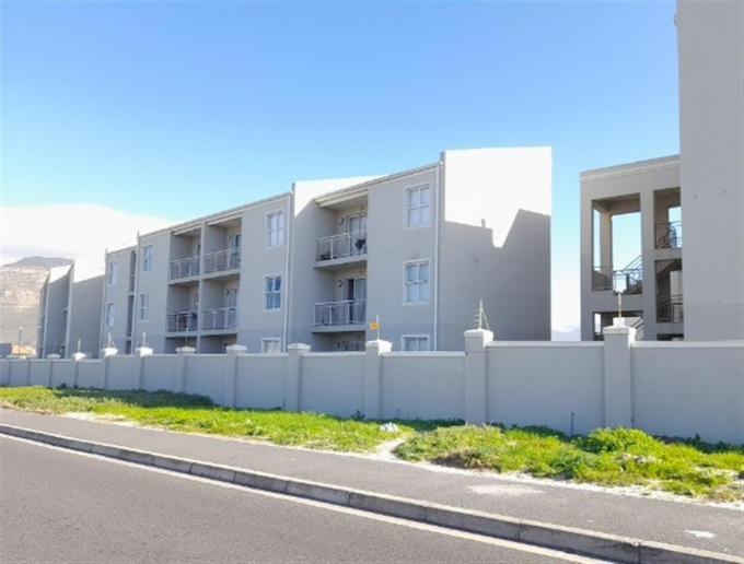 Standard Bank SIE Sale In Execution 1 Bedroom Sectional Title for Sale in Muizenberg   - MR503870