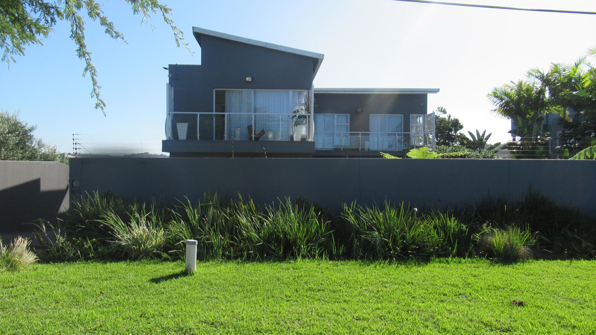 Front View of property in Sheffield Beach