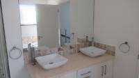 Bathroom 3+ - 24 square meters of property in Sheffield Beach