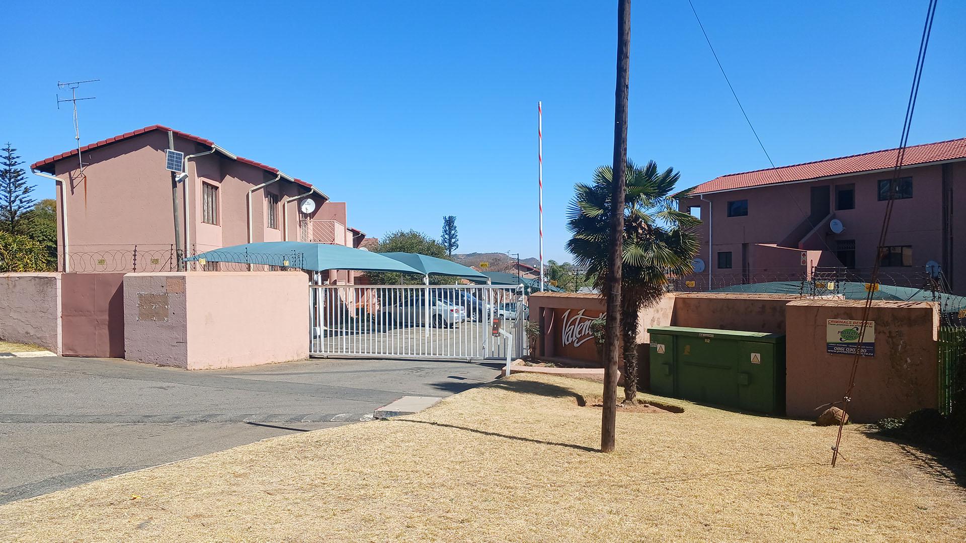 Front View of property in Winchester Hills