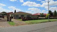 Front View of property in Casseldale