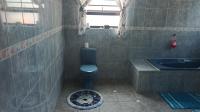 Main Bathroom - 11 square meters of property in White City