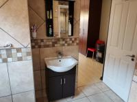 Main Bathroom of property in Shellyvale