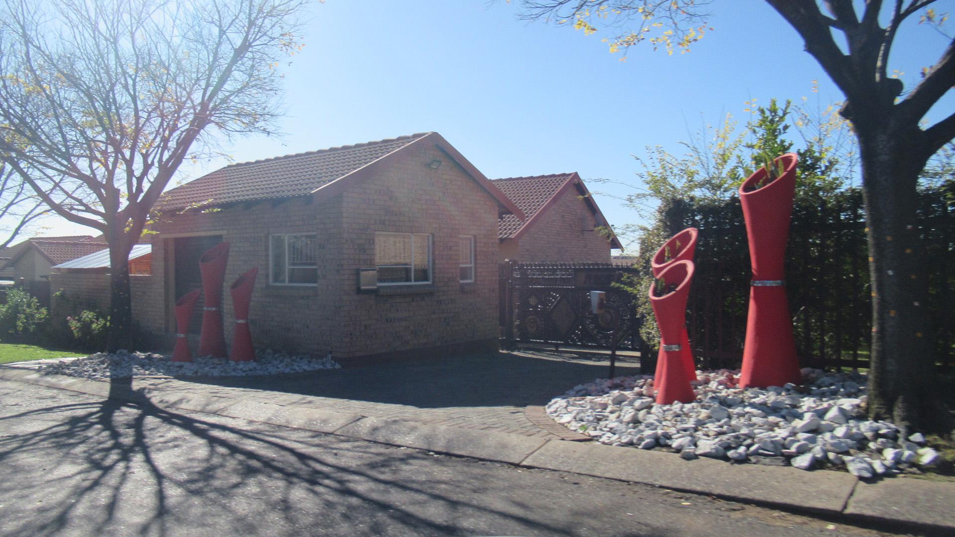 Front View of property in Secunda