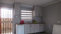 Kitchen - 14 square meters of property in Zandspruit