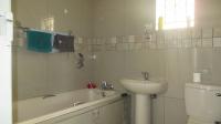 Bathroom 1 - 5 square meters of property in Zandspruit