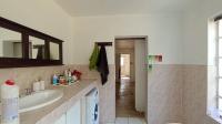 Bathroom 2 - 13 square meters of property in Westdene (JHB)