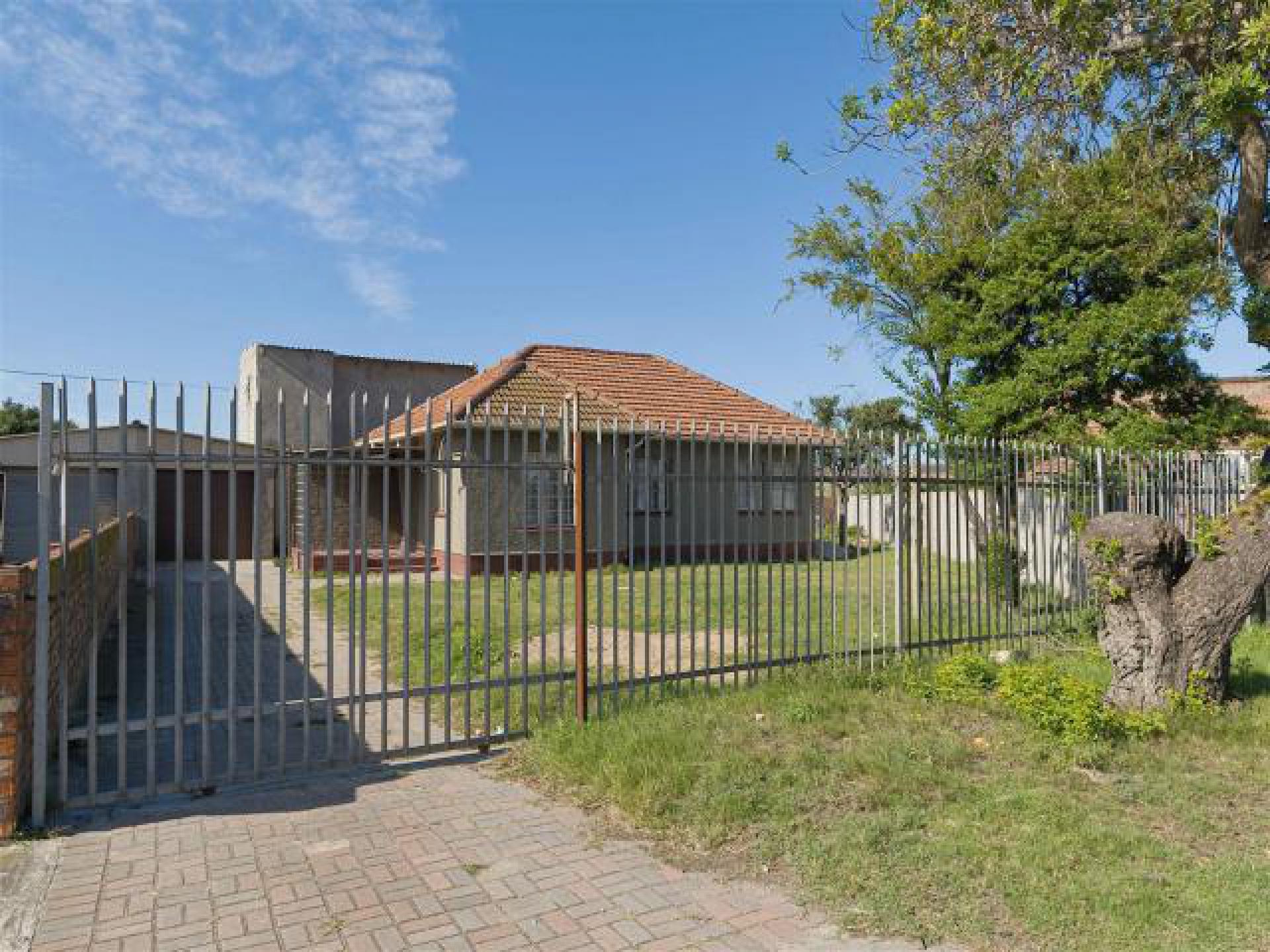 Front View of property in Swartkops