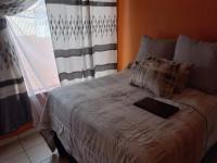 Main Bedroom - 20 square meters of property in Roodepoort North