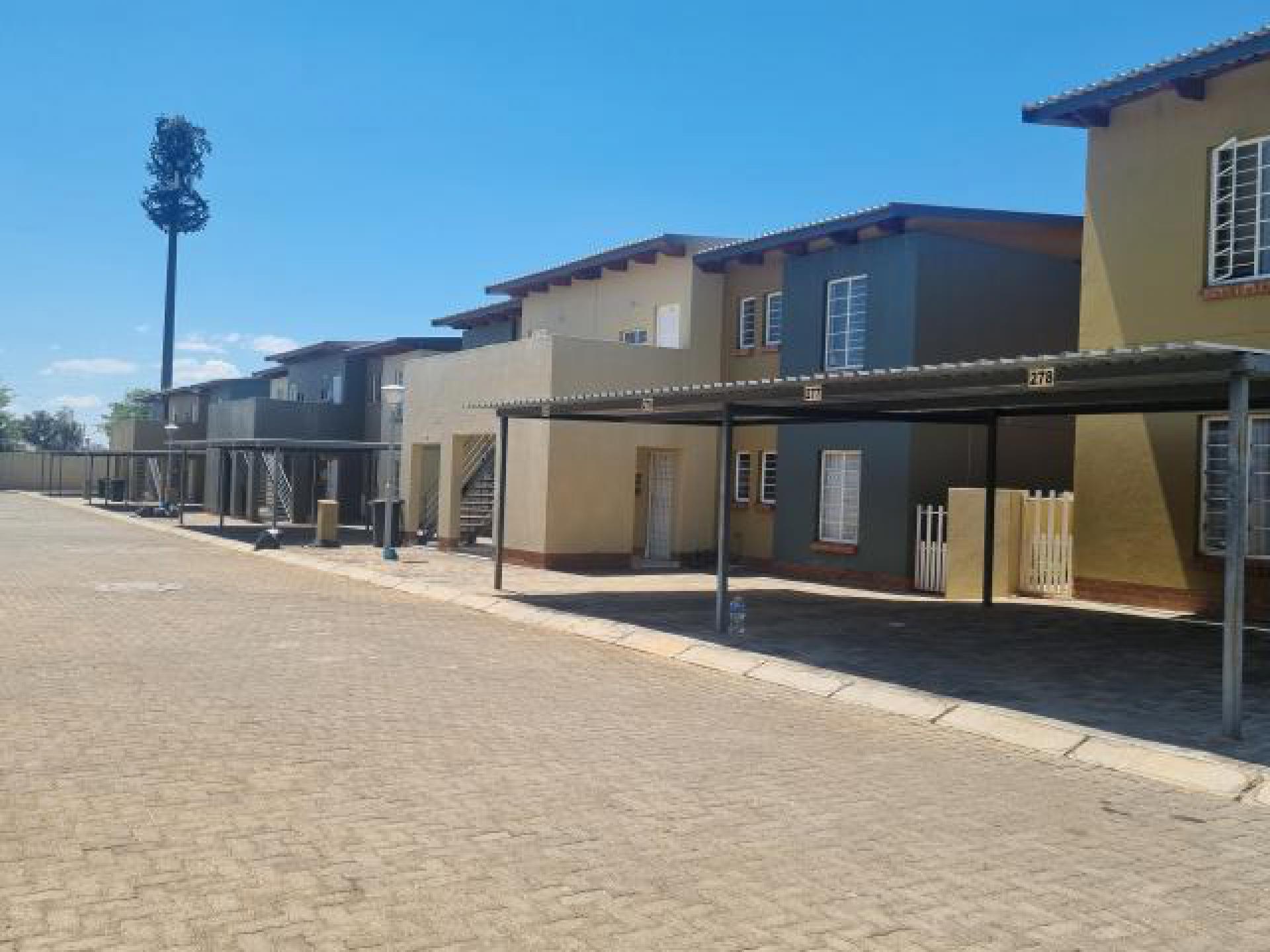 Front View of property in Waterval East