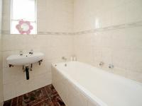 Bathroom 1 - 5 square meters of property in Bramley View