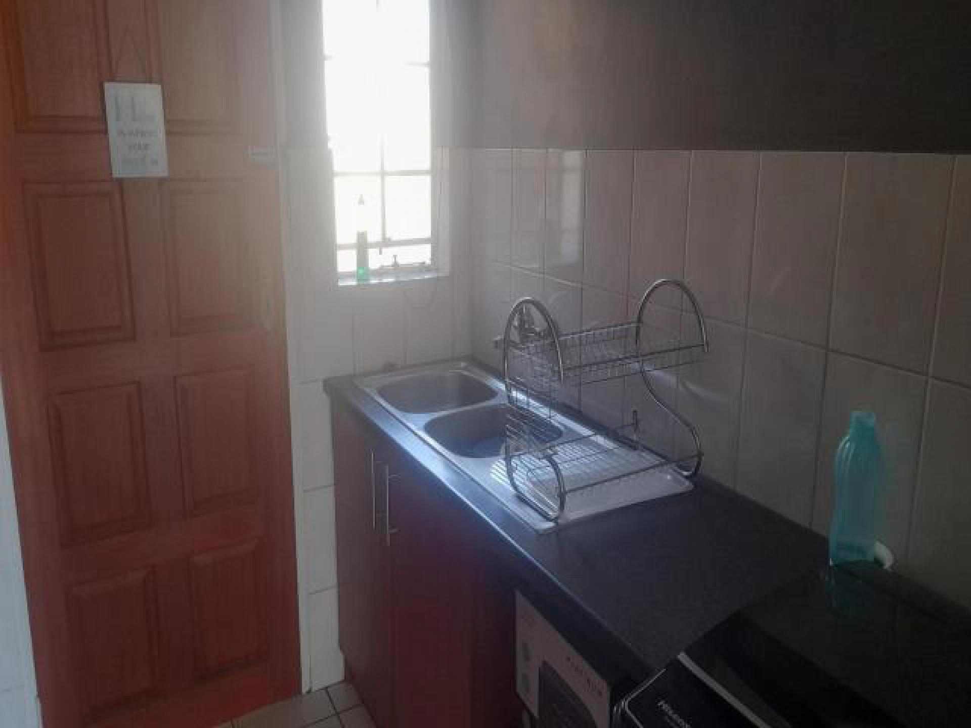 Kitchen of property in Daspoort