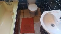 Bathroom 1 - 7 square meters of property in Hermanus