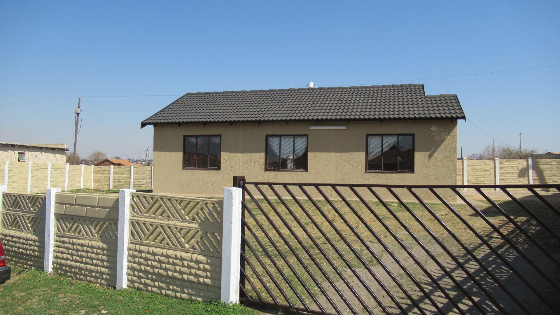 Front View of property in Lenasia South