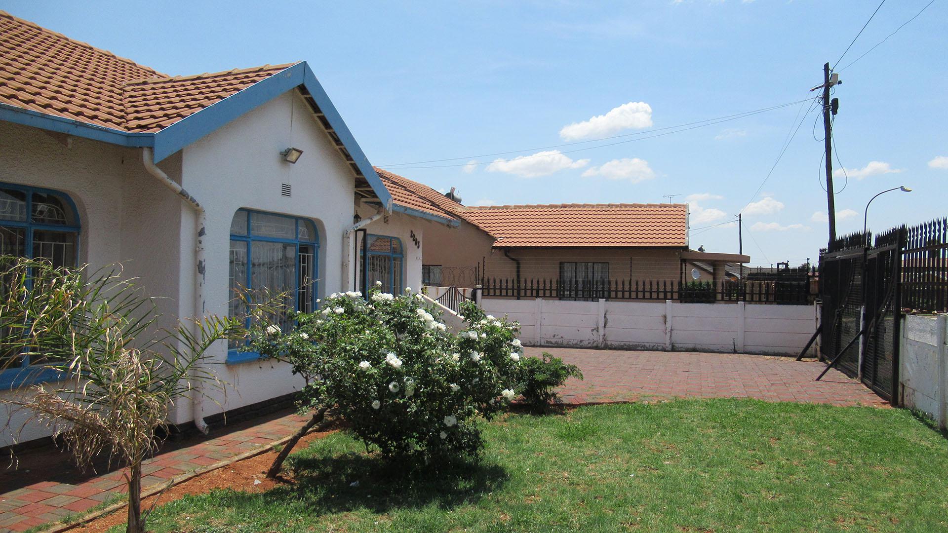 Front View of property in Lenasia South