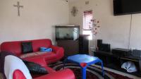 Lounges - 17 square meters of property in Lenasia South