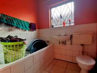 Bathroom 1 of property in Langa