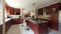 Kitchen - 35 square meters of property in Rooihuiskraal