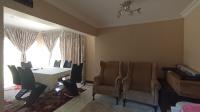 Informal Lounge - 9 square meters of property in Rooihuiskraal