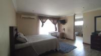 Main Bedroom - 43 square meters of property in Rooihuiskraal