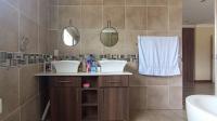 Main Bathroom - 13 square meters of property in Rooihuiskraal