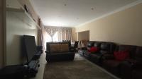 Lounges - 30 square meters of property in Rooihuiskraal