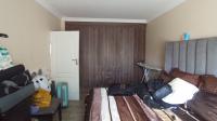 Bed Room 1 - 20 square meters of property in Rooihuiskraal