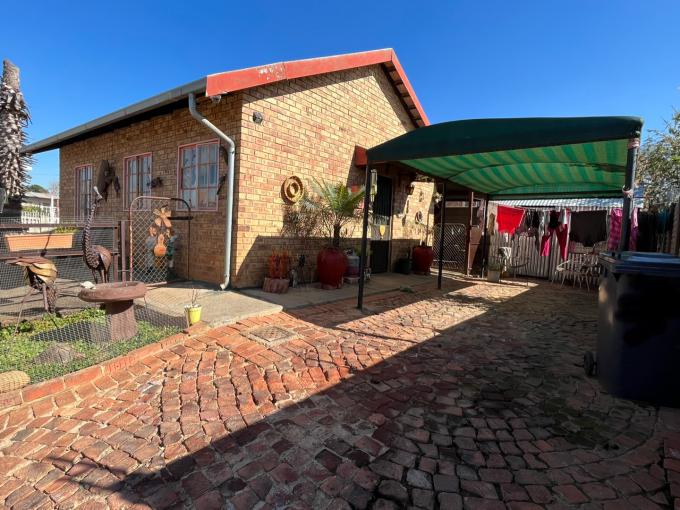 2 Bedroom House for Sale For Sale in Elandspoort - MR517945