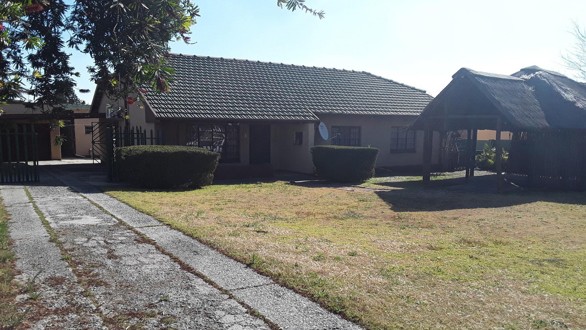 Front View of property in Evander