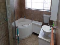 Main Bathroom of property in Evander