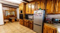 Kitchen - 19 square meters of property in Fichardt Park