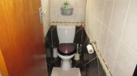 Bathroom 1 - 11 square meters of property in Morganridge