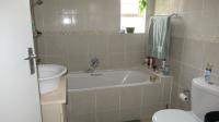 Bathroom 1 - 11 square meters of property in Morganridge