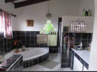 Main Bathroom - 10 square meters of property in Morganridge