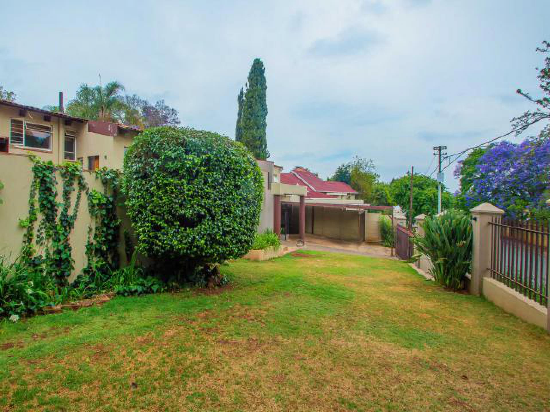 Front View of property in Northcliff