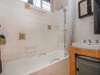 Bathroom 1 - 5 square meters of property in Northcliff