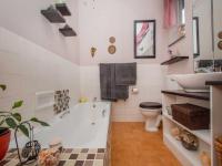 Main Bathroom - 6 square meters of property in Northcliff