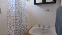 Bathroom 1 - 5 square meters of property in Northcliff