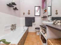 Main Bathroom - 6 square meters of property in Northcliff