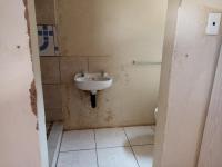 Main Bathroom - 3 square meters of property in Soshanguve East