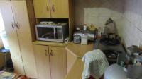 Kitchen - 13 square meters of property in Fairbreeze