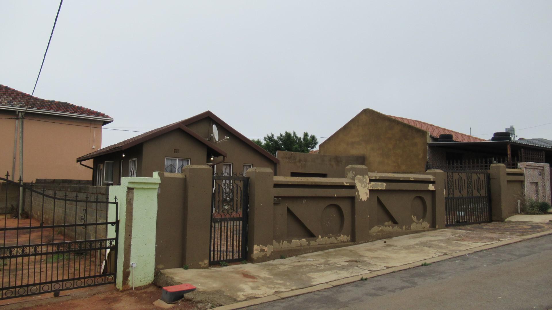 Front View of property in Kagiso