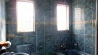 Bathroom 2 - 5 square meters of property in Reyno Ridge