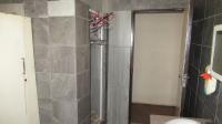 Bathroom 1 - 10 square meters of property in Hillshaven