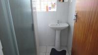 Bathroom 1 - 6 square meters of property in Actonville