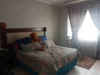 Bed Room 1 - 11 square meters of property in Actonville